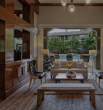 The Estates at River Pointe clubhouse lounge area