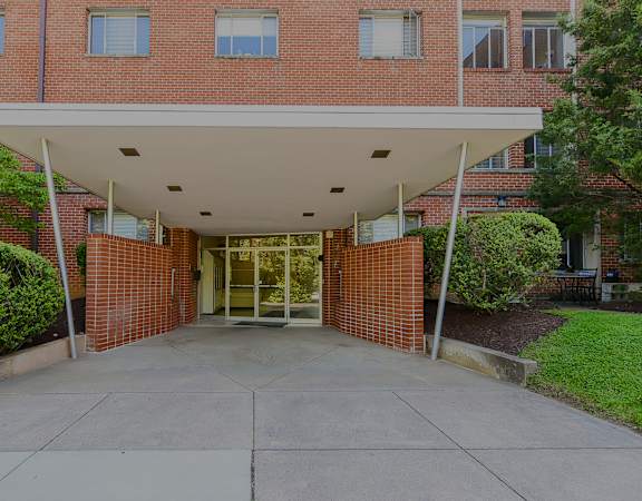 The Crestmont Apartments exterior