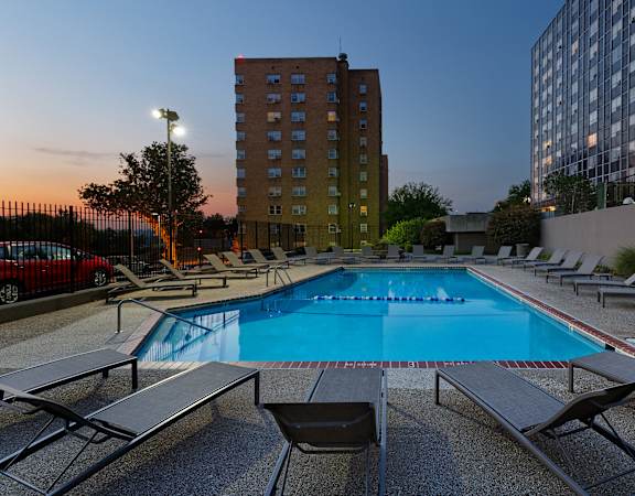 Quality Hill Towers pool and sundeck