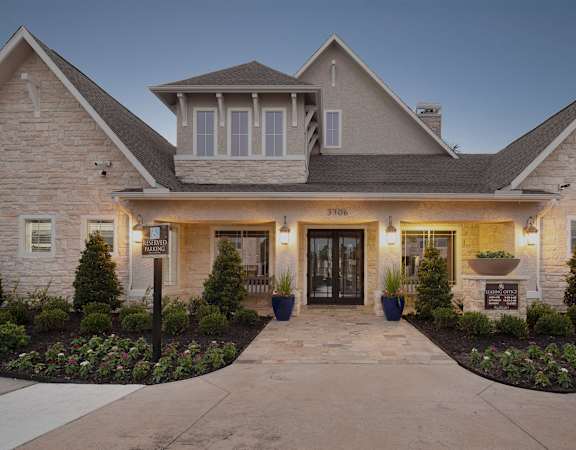 Main entrance to offices - Retreat at Cinco Ranch