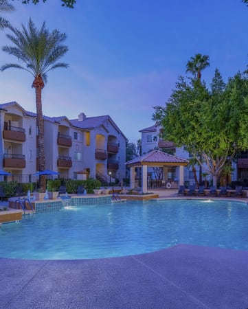 Sonterra Apartments at Paradise Valley - Resort-style pool
