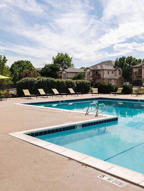 Pool at Wentworth Apartments (8 of 8)