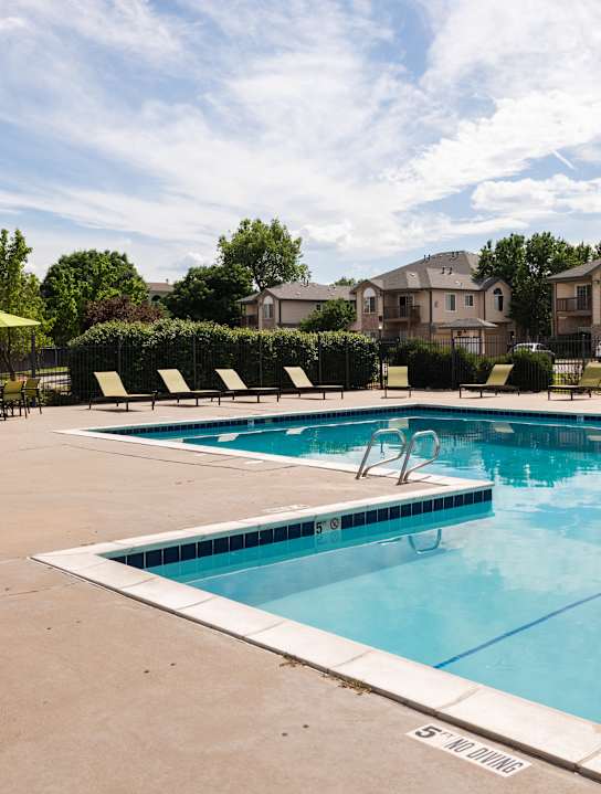 Pool at Wentworth Apartments (6 of 8)