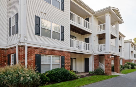 our apartments offer a parking lot for your car at SomerHill Farms Apartments in Gainesville, 20155