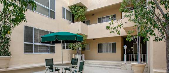 Apartment Building in Los Angeles