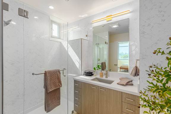 Full Bathroom at Casa Estilo Apartments, Chula Vista, California