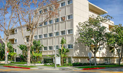 Apartment Building in Beverly Hills