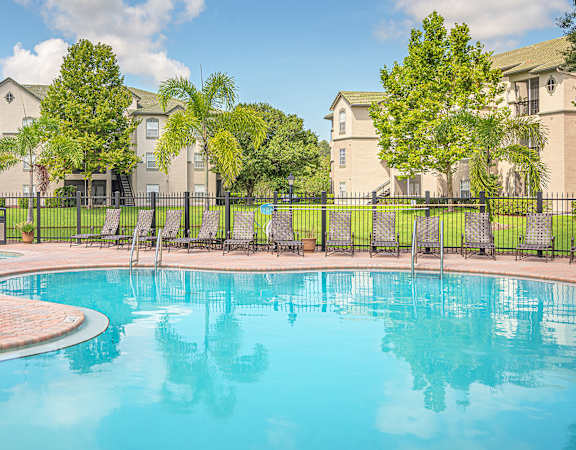 Versant Place Apartments pool