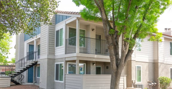 View of Apartments in Hanford, CA | River Oaks Apartments & Townhomes