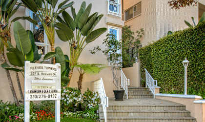 Apartment Building in Beverly Hills