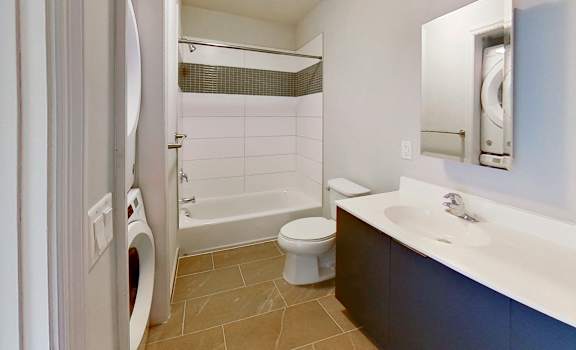 Whitlock Mills 2 Bedroom Duplex bathroom