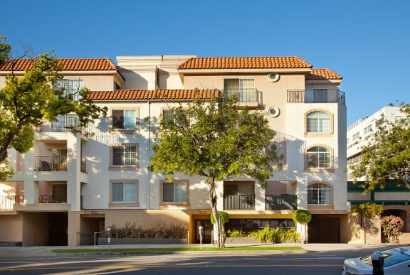 Santa-Monica-Affordable-Apartments-1422-6th-Exterior