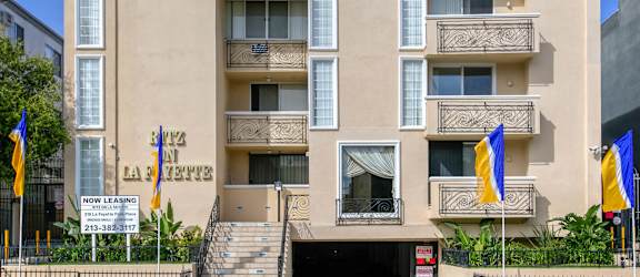 Apartment Building in Los Angeles