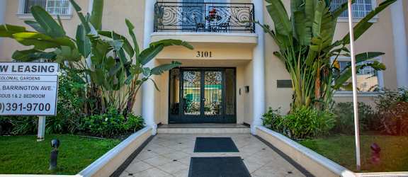 Apartment Building in Los Angeles