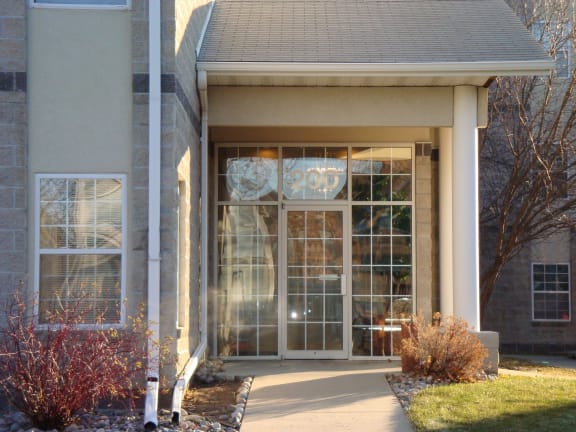Apartment Entrance at Park Ridge Apartments, Fargo