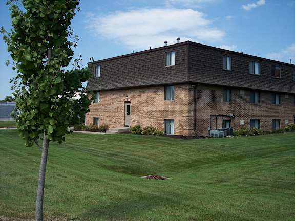 Building Exterior at Park Place Apartments, 52241