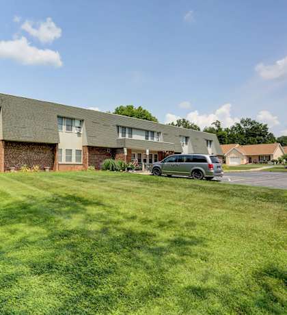 this is a photo of the leasing office at harvard square apartments in dallas, tx