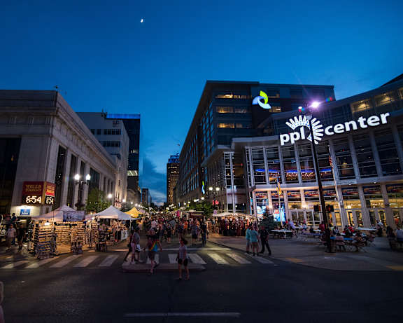 City Street in the night at Walnut Street Commons, Allentown