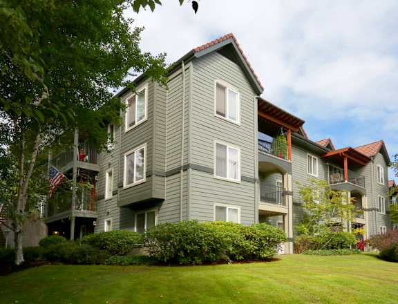 Fanno Creek Village exterior 1