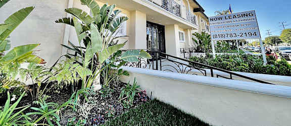 Apartment Building in Encino