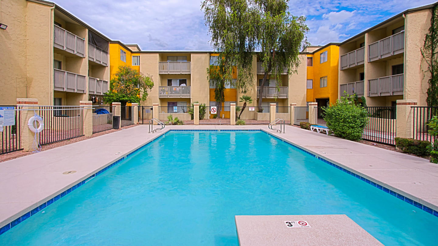 Pool and poolside area at Santa Fe Springs.