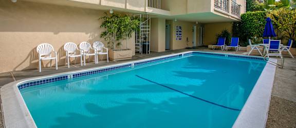 Apartment Building in Santa Monica