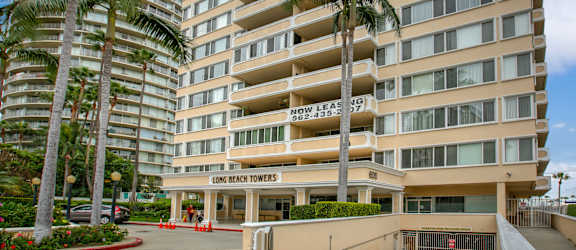 Apartment Building in Long Beach