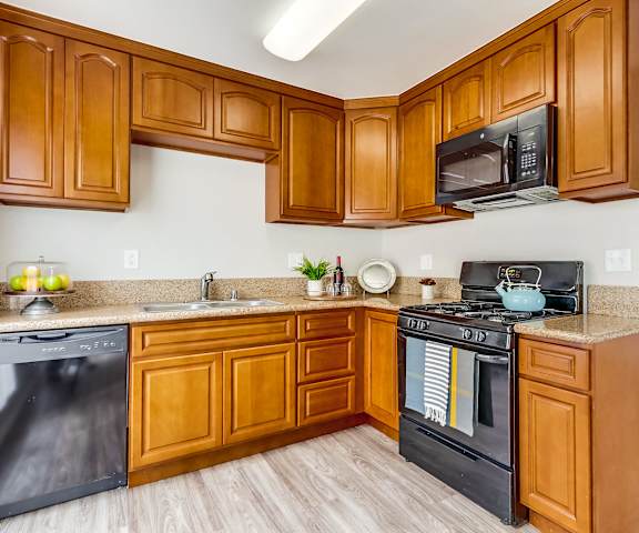 Spacious Kitchen Layouts At Le Mar Apartments in Fullerton, CA.