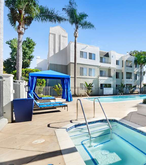 Hot tub at Nobel Court, San Diego