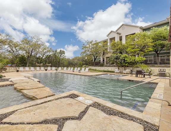 the pool at the preserve at ballantyne commons apartments