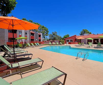 pool at Spring Meadow Apartments, Glendale