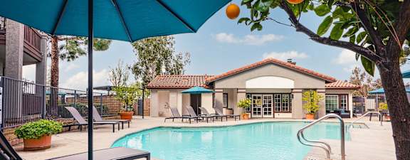 pool with lounge seating by clubroom at Westlake Canyon, Thousand Oaks, California