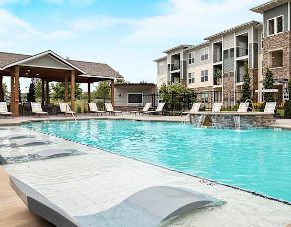 The Haven at Shoal Creek resort-style swimming pool area