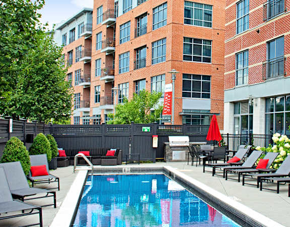 The Sheffield SoNo pool and sundeck