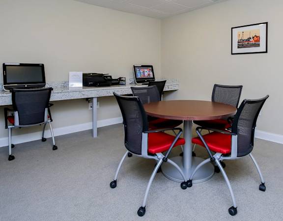 Harbor Hill - Resident business center