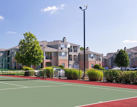 Lantern Woods Apartments - Lighted tennis court