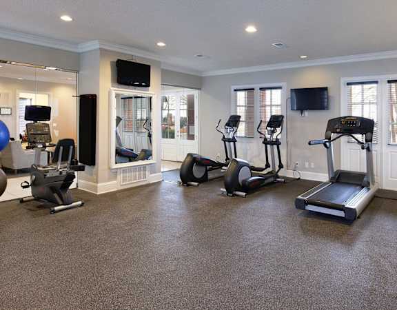 Island Park/Harbor Town Square fitness center