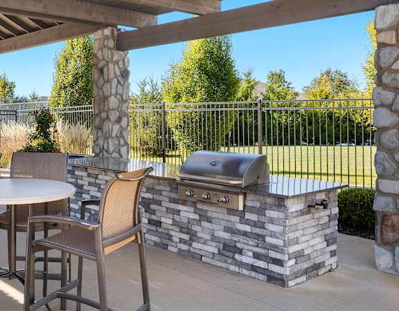 Corbin Greens Apartments outdoor grilling area