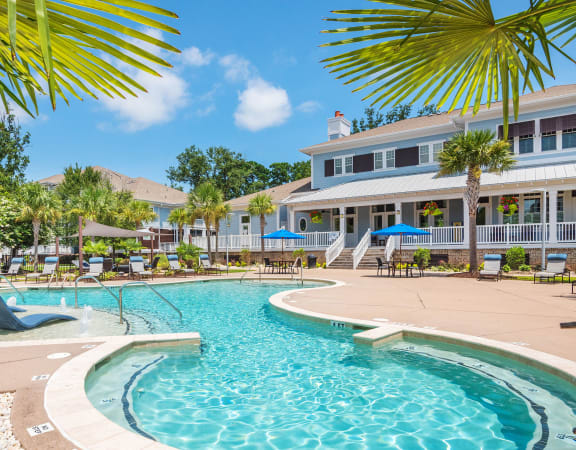 Windward Long Point Apartments - Resort-style pool area