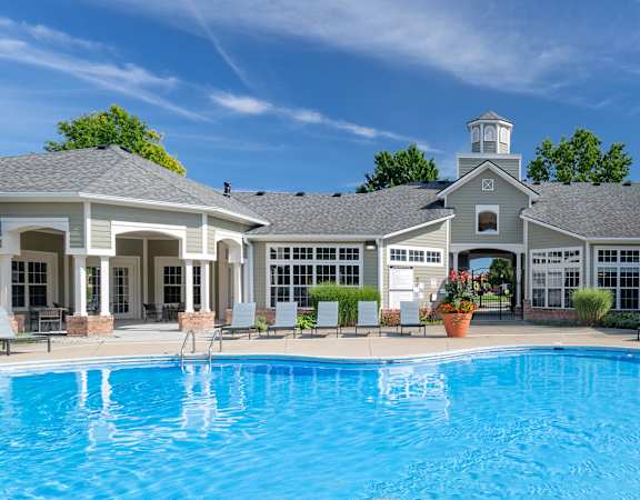 Lantern Woods Apartments - Resort-style pool