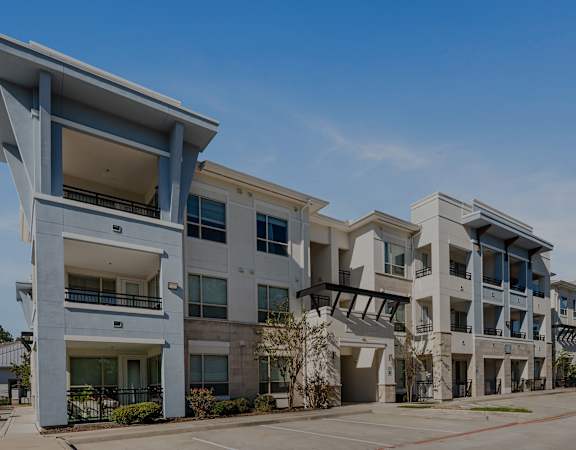 Private patios or balconies in each unit - Everlee