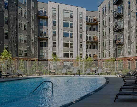 Resort-style swimming pool  - Brentford at the Mile
