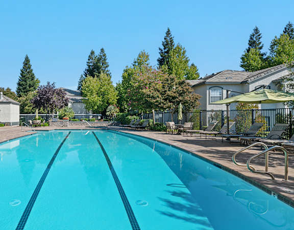 The Commons Apartments pool with sundeck