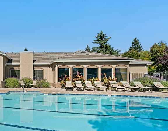 Resort-style swimming pool and spa - Mountain Shadows Apartments