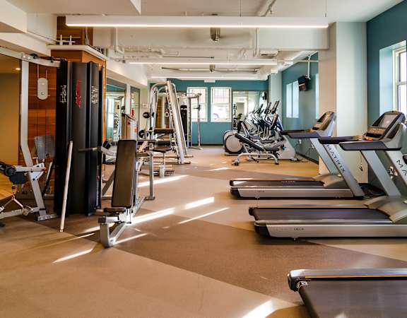 Fully-equipped fitness center - Eitel Apartments