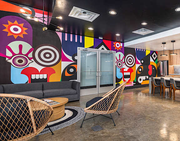 Coffee bar lounge with ample seating - Main 3 Downtown