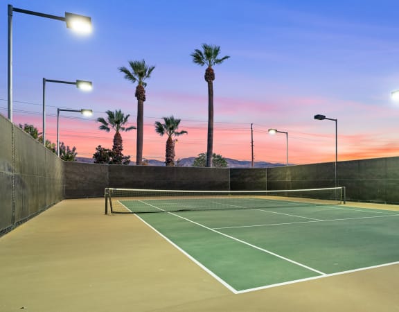 Barton Vineyard Apartments - Lighted tennis court