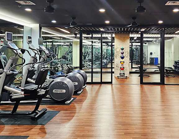 State-of-the-art fitness center - Main 3 Downtown