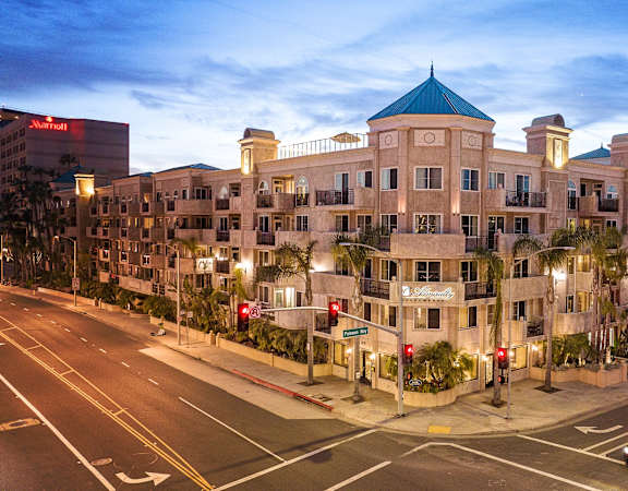 Admiralty Apartments Exterior