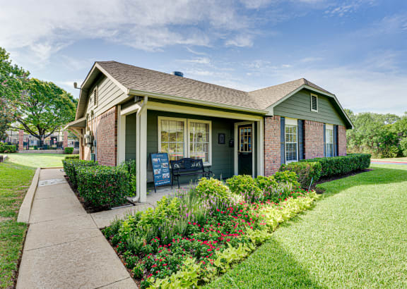 Leasing office exterior at Arbors Of Cleburne, Cleburne